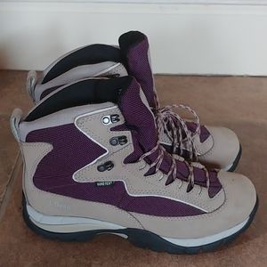 LL Bean 8.5 W, NEW, women's Gore-tex hiking boot
